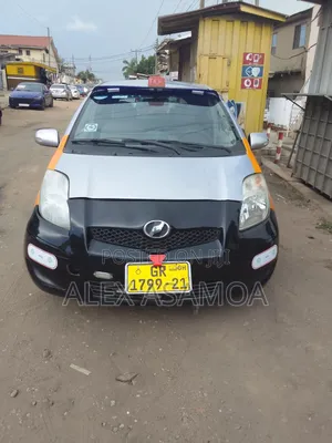 Toyota Vitz 2010 Black