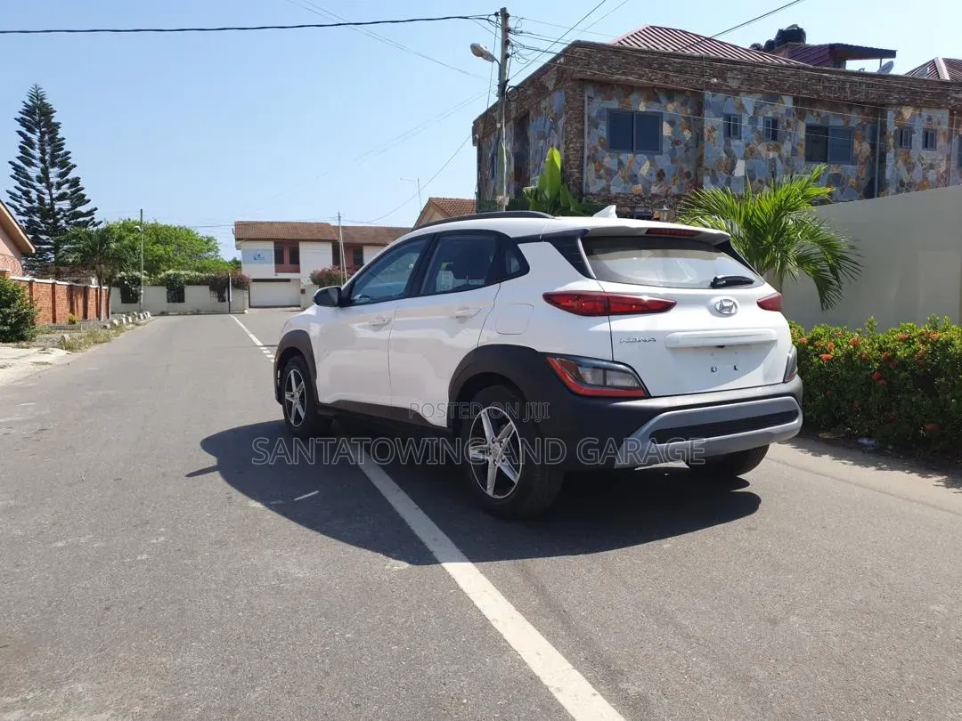 Hyundai Kona Limited 2022 White