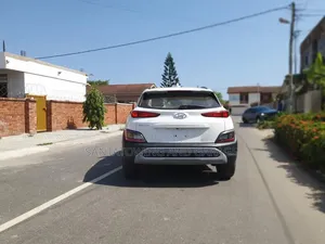 Hyundai Kona Limited 2022 White