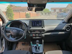 Hyundai Kona Limited 2022 White