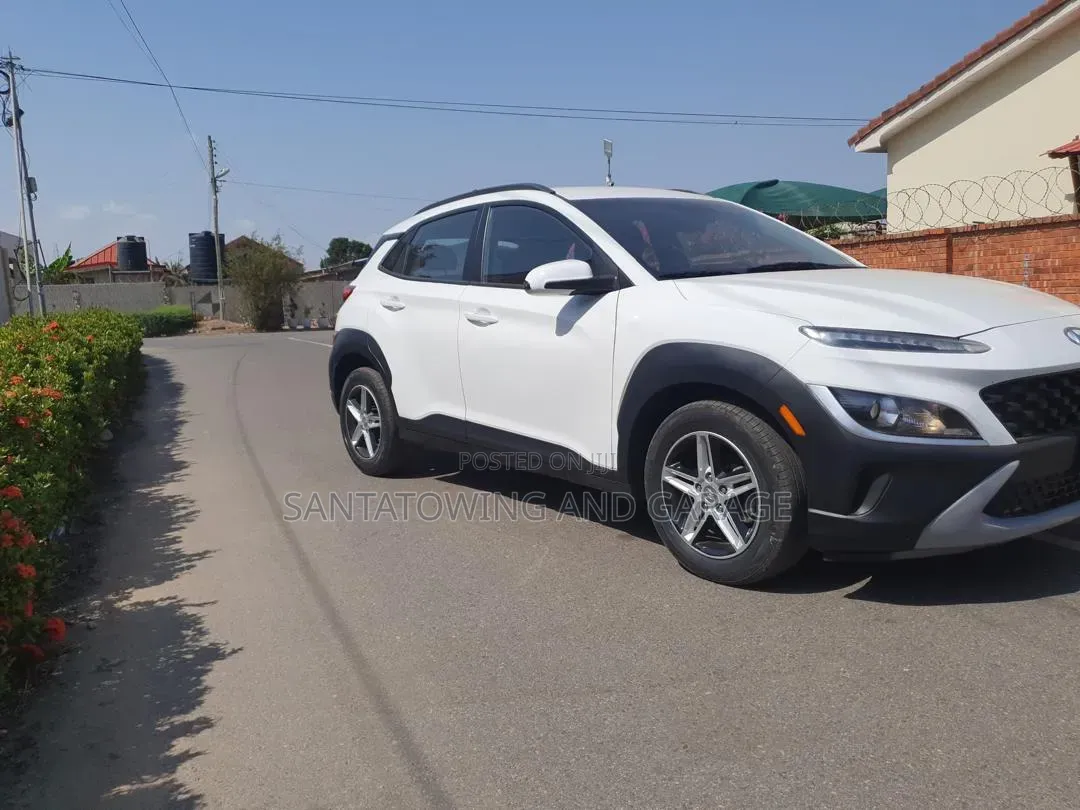Hyundai Kona Limited 2022 White