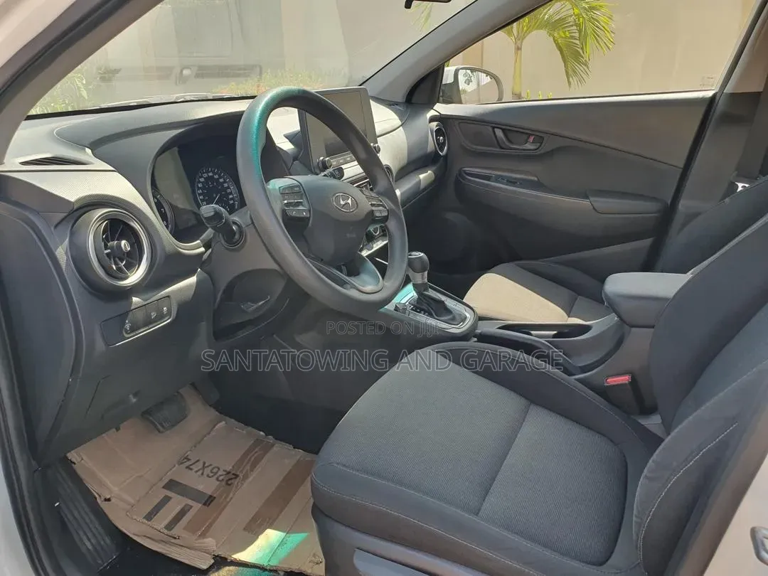 Hyundai Kona Limited 2022 White