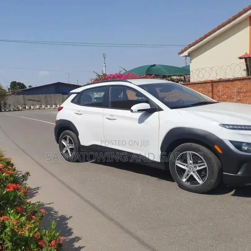 Hyundai Kona Limited 2022 White