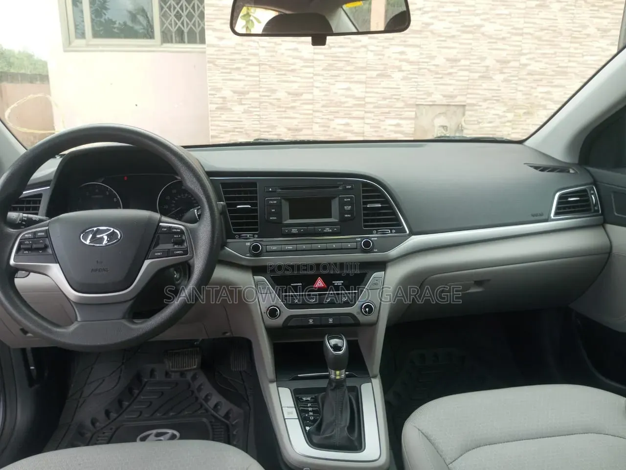 Hyundai Elantra SE Sedan FWD (2.0L 4cyl 6M) 2017 Gray