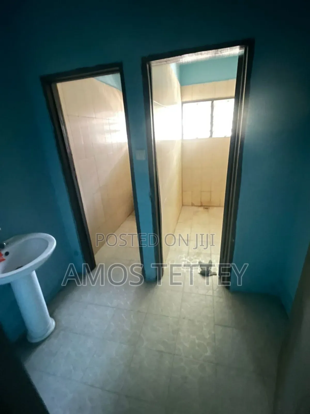 4bdrm House in Self Huge Compound., Amasaman for rent
