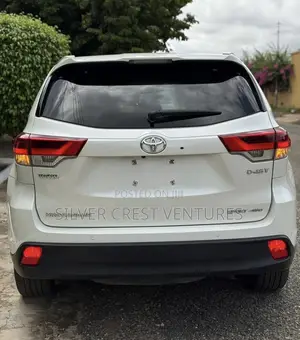 Toyota Highlander XLE 2019 White