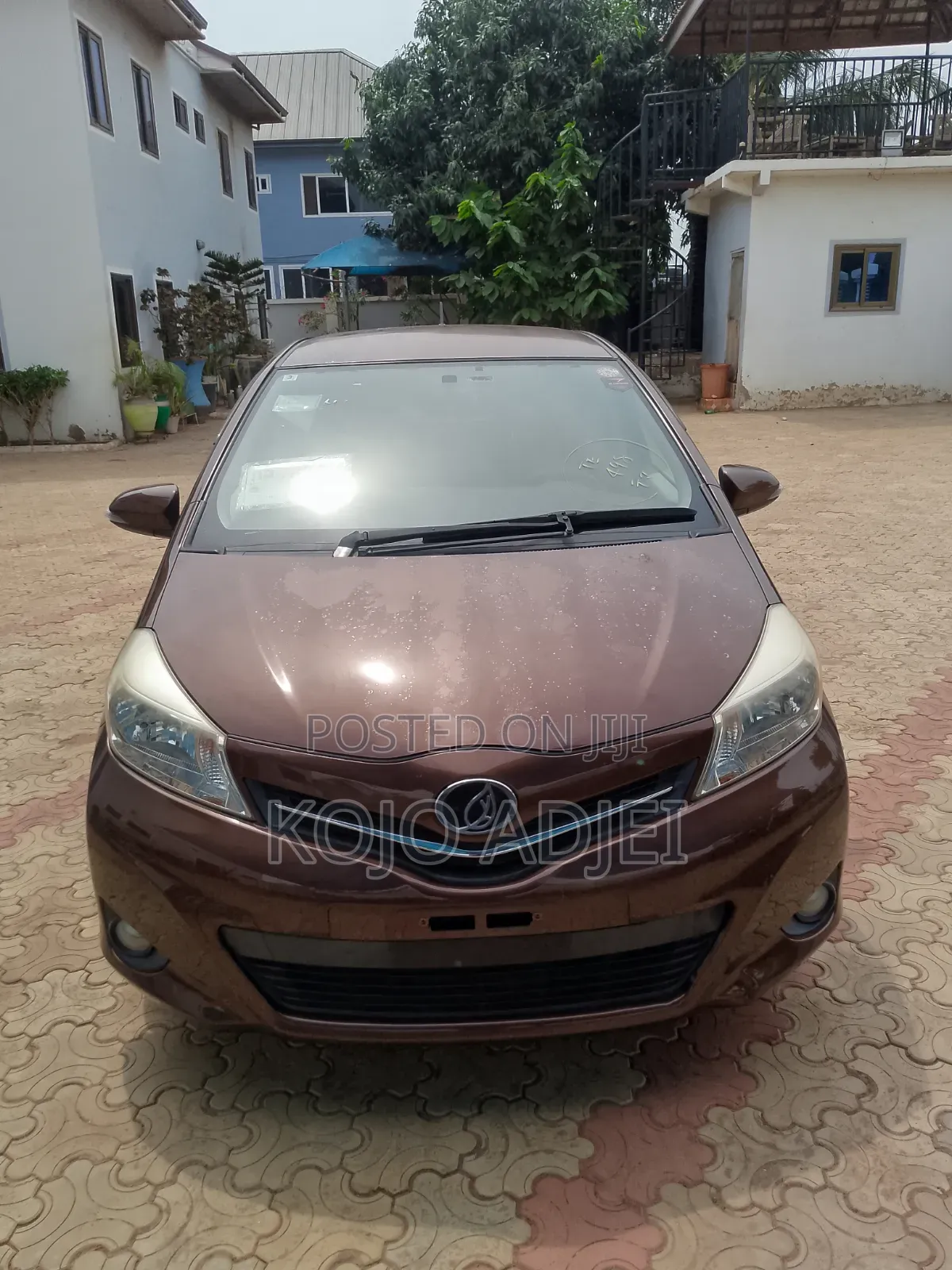 Toyota Vitz 1.3 FWD 5dr 2014 Brown