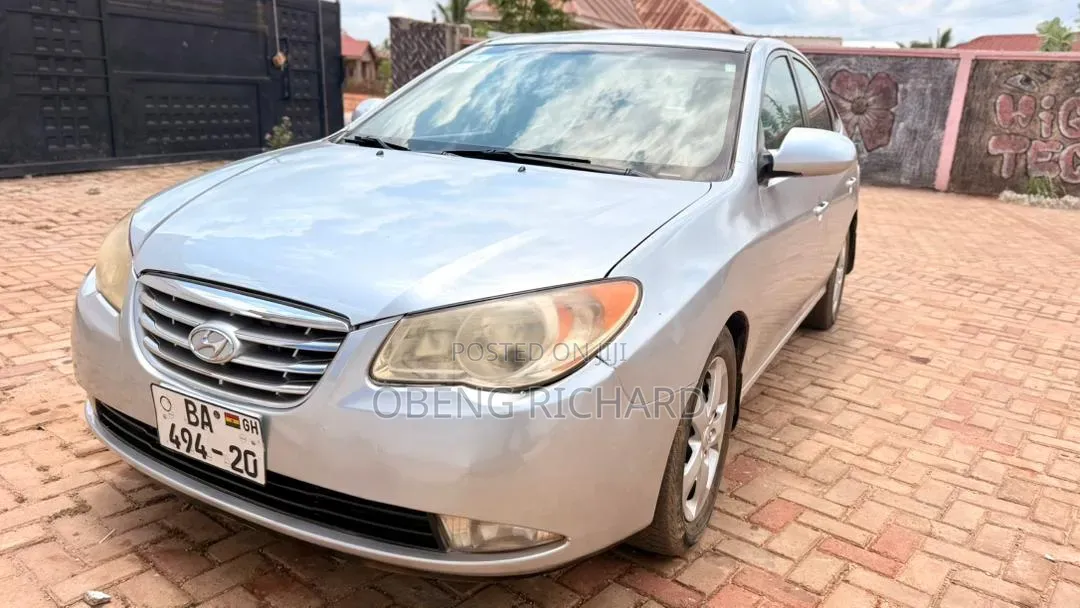 Hyundai Elantra 2010 Silver
