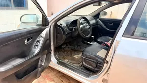 Hyundai Elantra 2010 Silver
