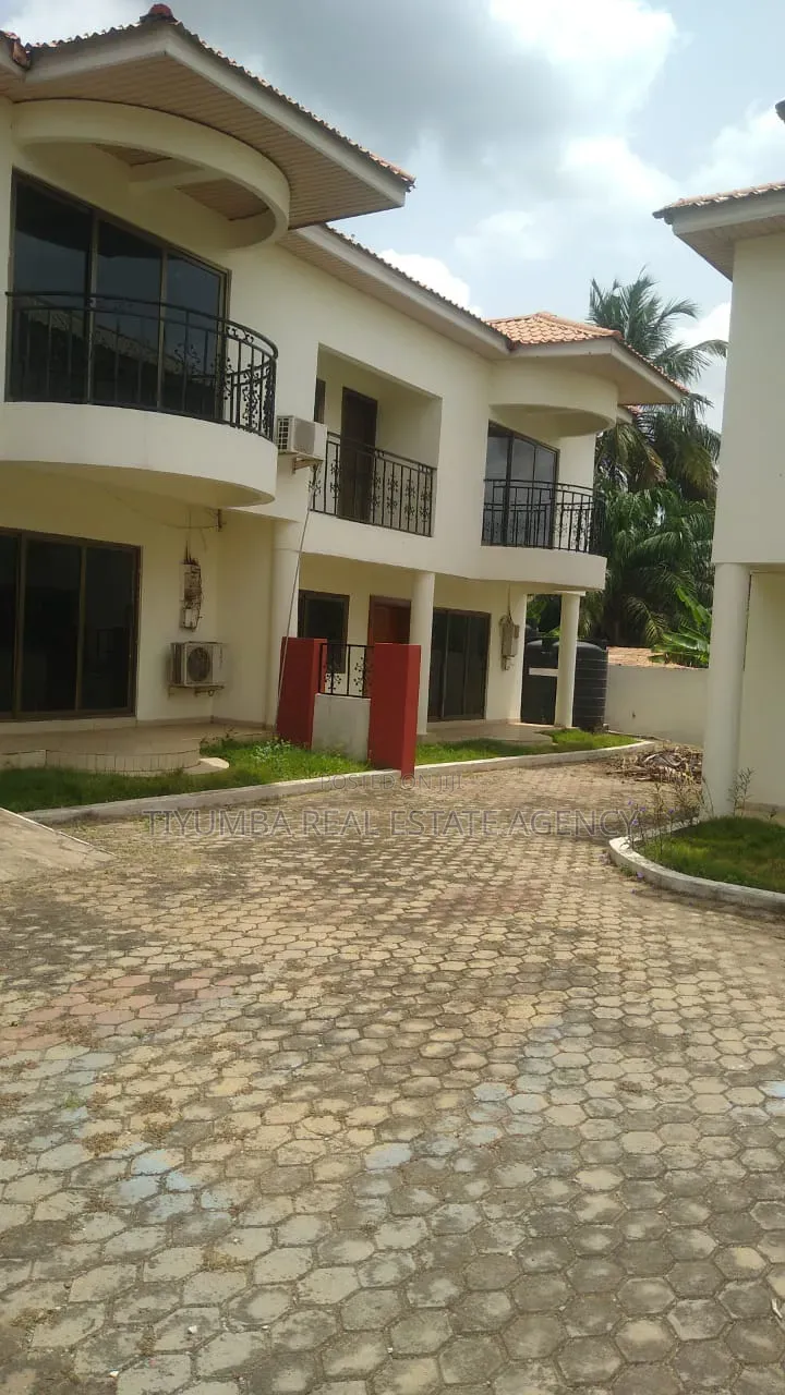 2bdrm Apartment in Students Hostel, North Legon for rent