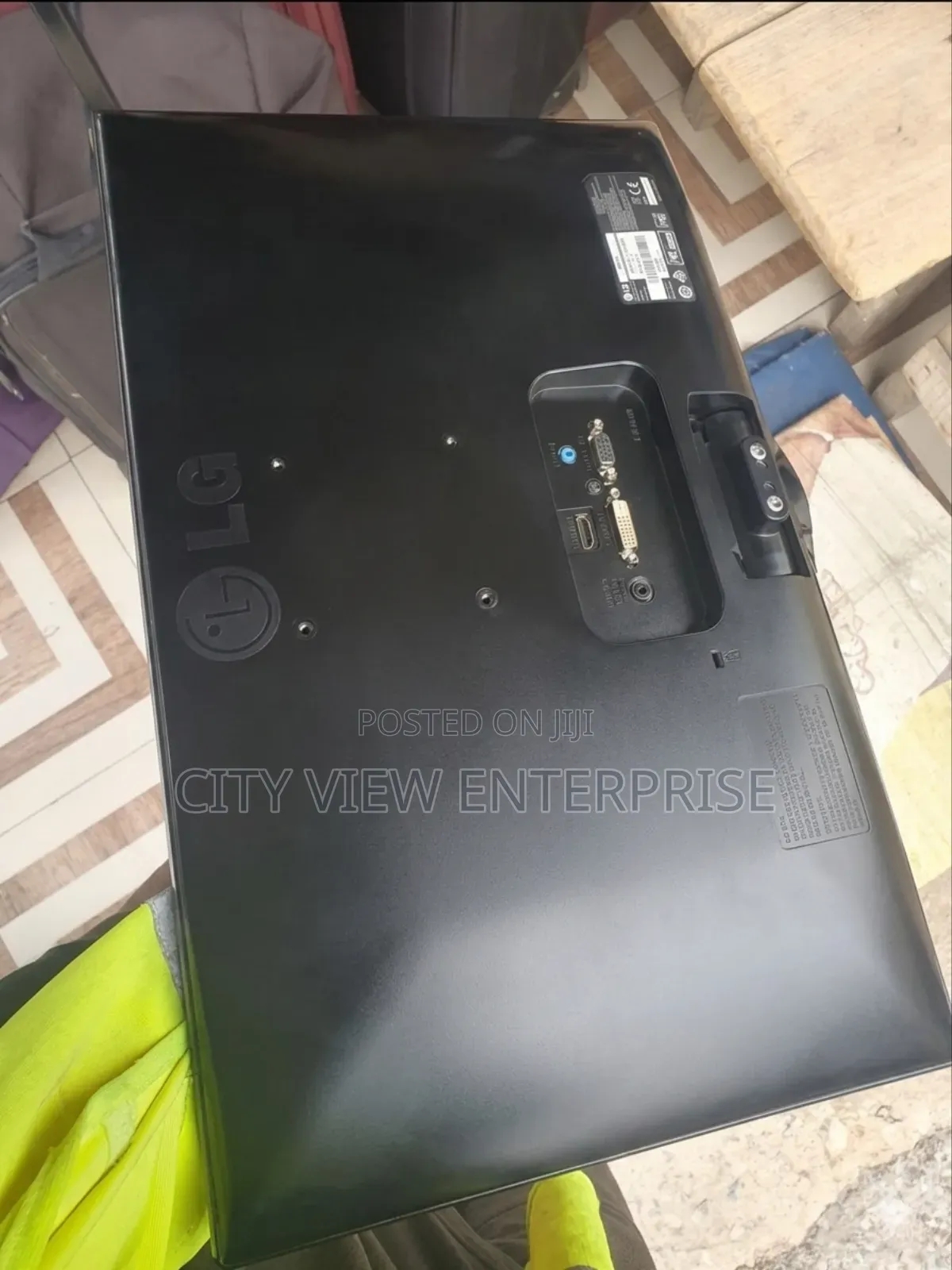 Lg 22 Edgless Monitor