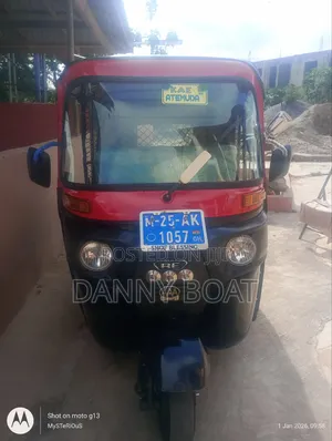 Bajaj Avenger 220 2025 Black