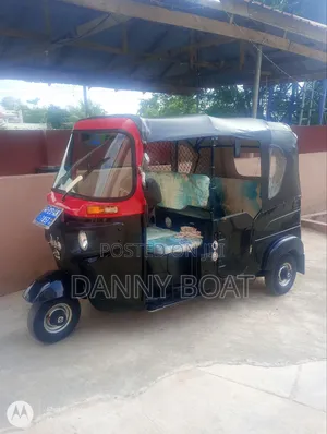 Bajaj Avenger 220 2025 Black