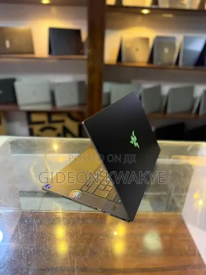 Laptop Razer Blade Advanced 16GB Intel Core Ultra 9 SSD 1T