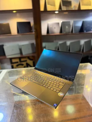 Laptop Razer Blade Advanced 16GB Intel Core Ultra 9 SSD 1T