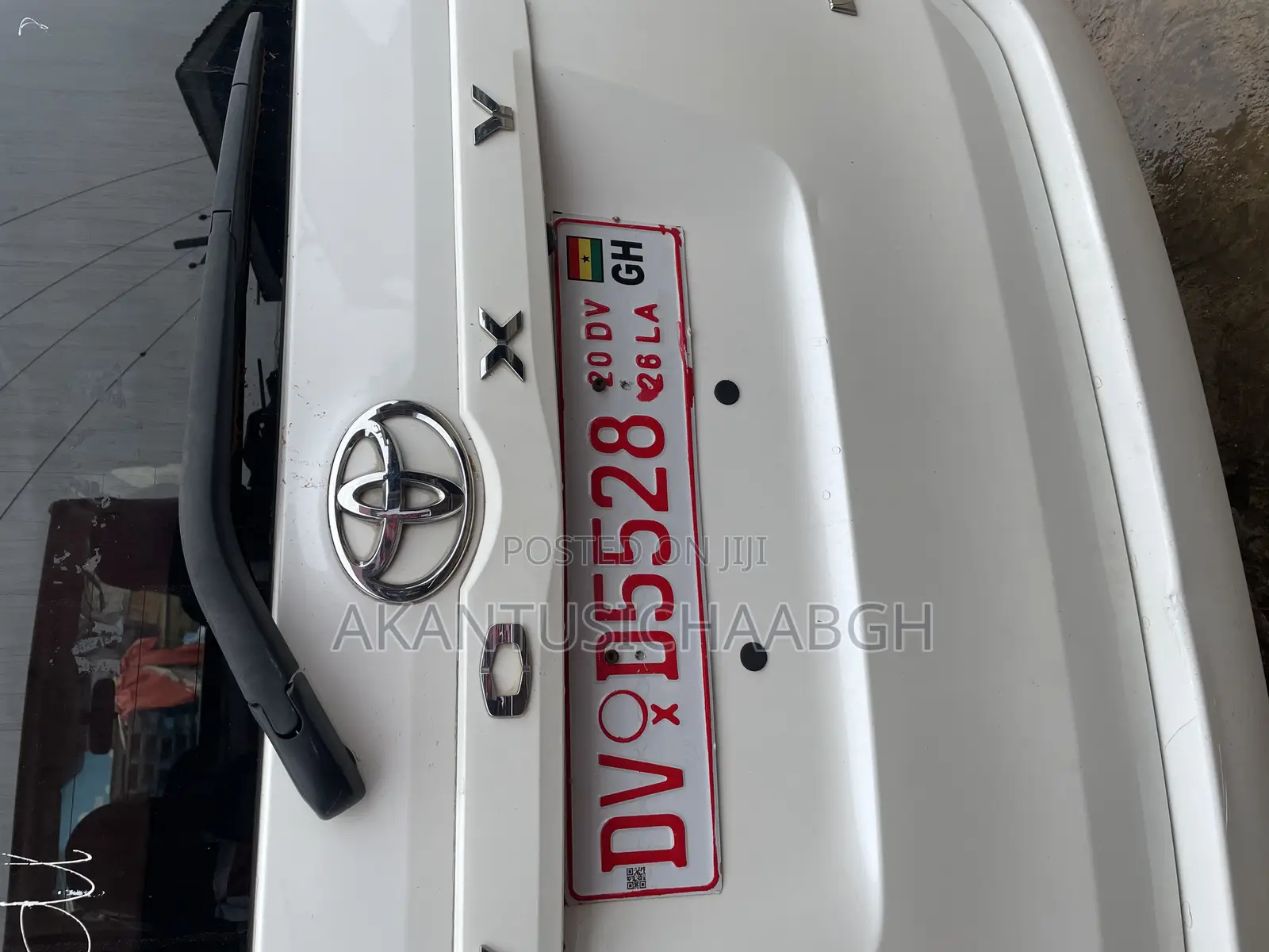 Toyota Voxy 2013 White