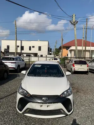 Toyota Yaris L Hatchback 3dr 2016 White
