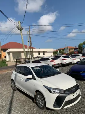 Toyota Yaris L Hatchback 3dr 2016 White