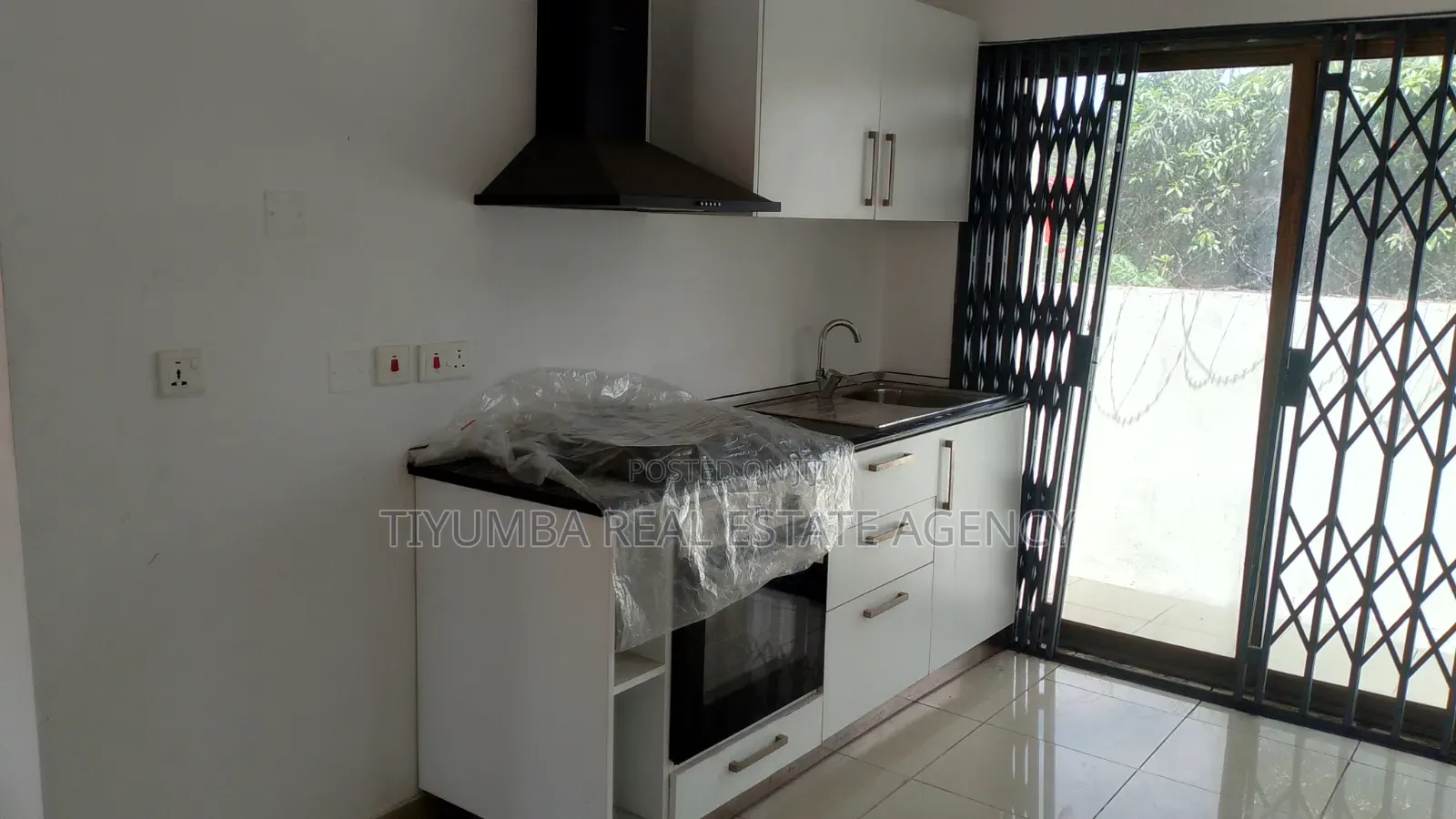 4bdrm Duplex in Tiyumba Real Estate, North Legon for rent