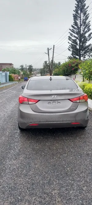 Hyundai Elantra GLS Sedan FWD (1.8L 4cyl 6A) 2013 Gray