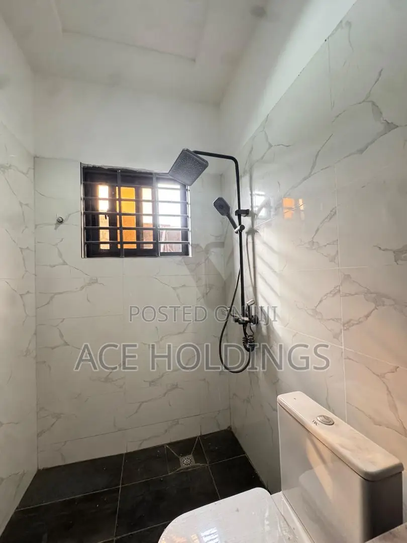 3bdrm House in Ghana Flag, Oyarifa for sale