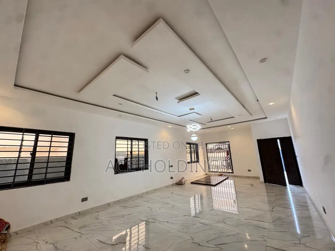 3bdrm House in Ghana Flag, Oyarifa for sale