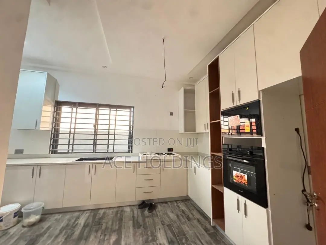 3bdrm House in Ghana Flag, Oyarifa for sale