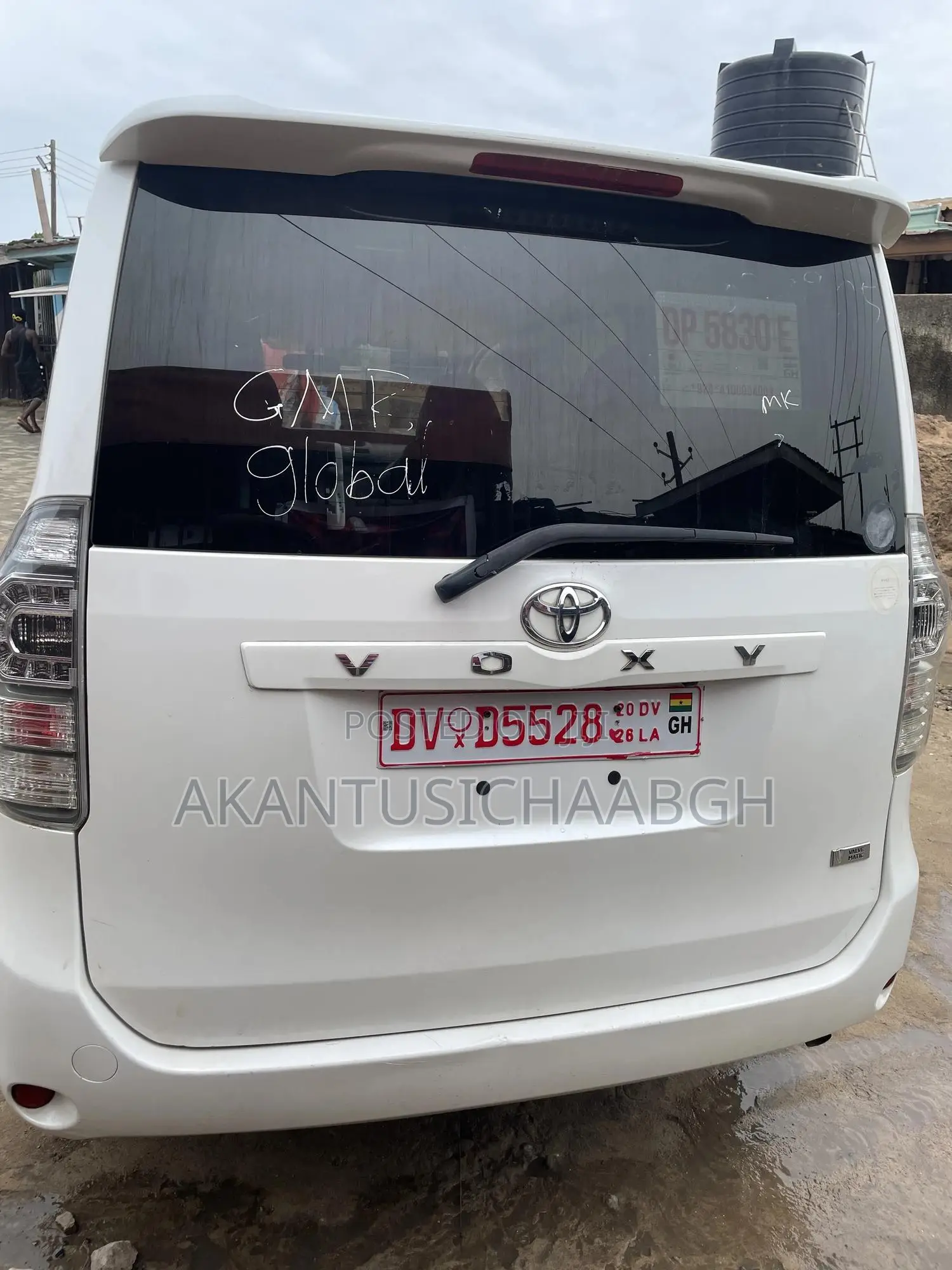 Toyota Voxy 2013 White