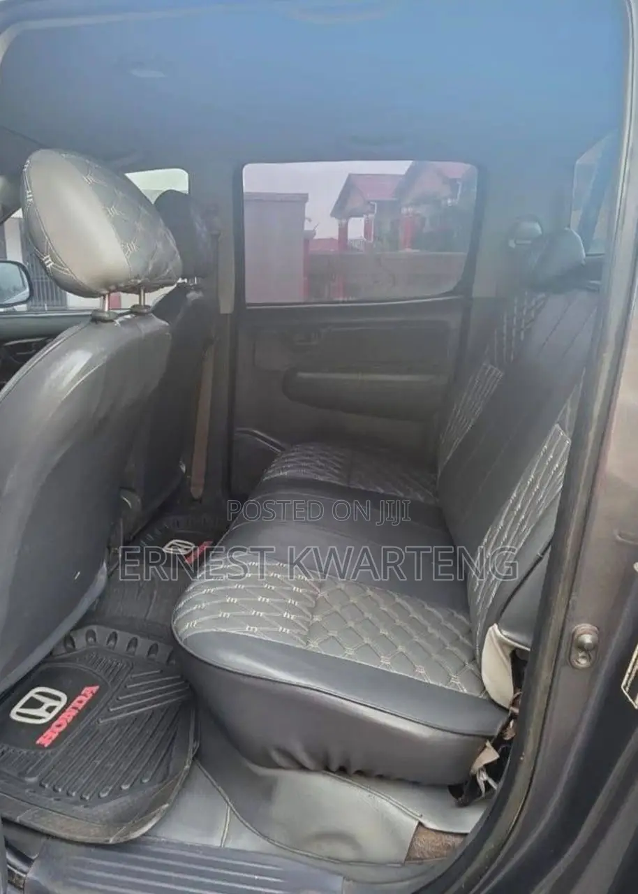 Toyota Hilux 2015 Black