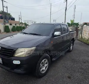 Toyota Hilux 2015 Black