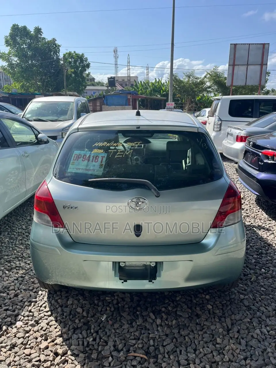 Toyota Vitz 1.5 FWD 5dr 2010 Green