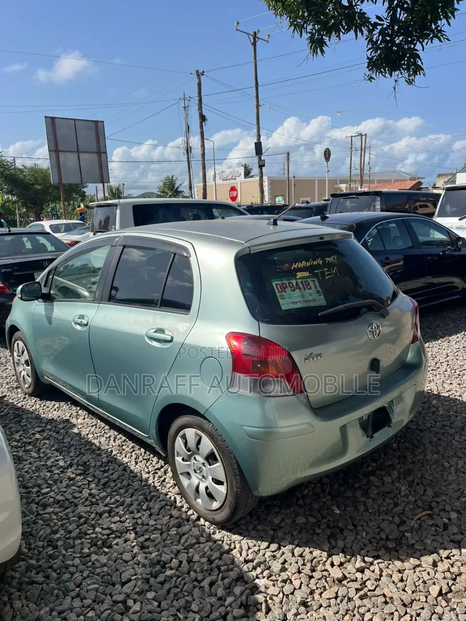 Toyota Vitz 1.5 FWD 5dr 2010 Green