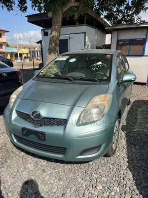 Toyota Vitz 1.5 FWD 5dr 2010 Green