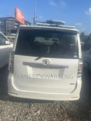 Toyota Voxy 2013 White