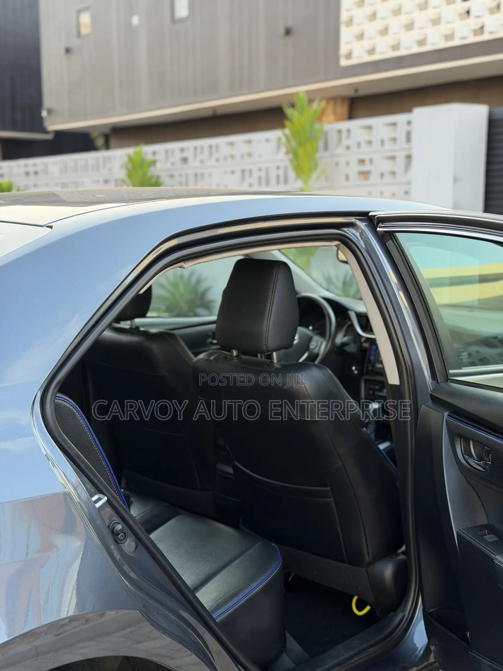 Toyota Corolla XSE 4dr Sedan (1.8L 4cyl CVT) 2017 Gray