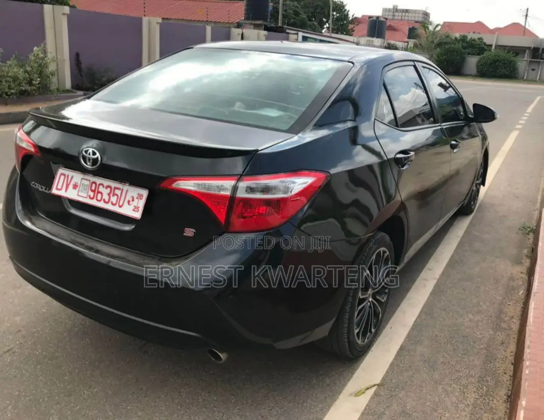 Toyota Corolla 2015 Black