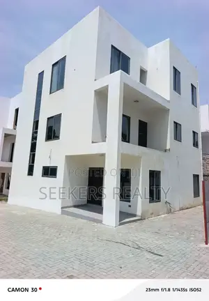 4bdrm Townhouse/Terrace in Seekers Realty, US Embassy Area for sale