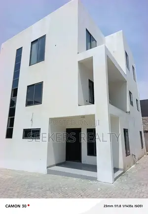 4bdrm Townhouse/Terrace in Seekers Realty, US Embassy Area for sale