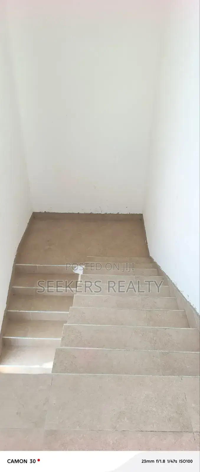 4bdrm Townhouse/Terrace in Seekers Realty, US Embassy Area for sale