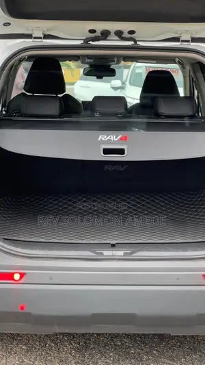Toyota RAV4 XLE AWD 2023 White