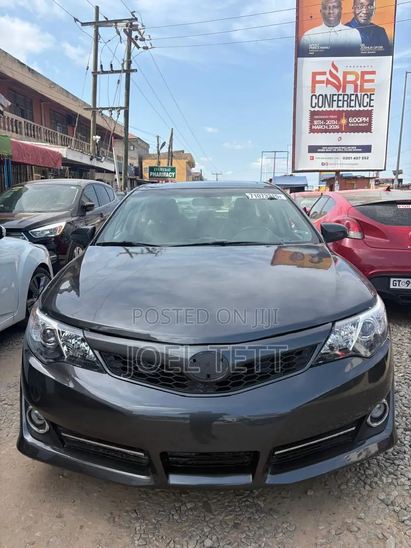 Toyota Camry 2014 Gray