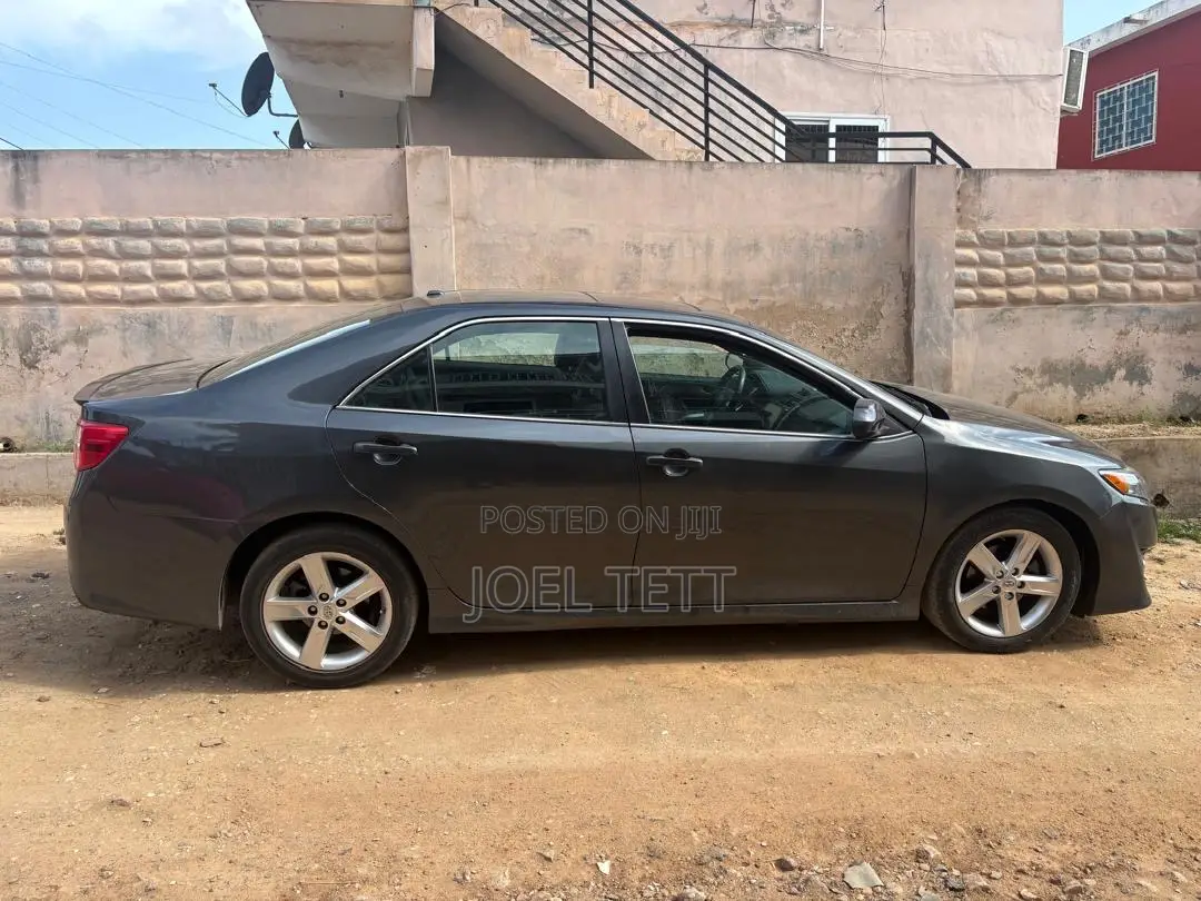 Toyota Camry 2014 Gray