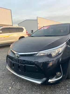 Toyota Corolla SE (1.8L 4cyl 2A) 2018 Black