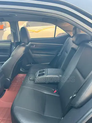 Toyota Corolla SE (1.8L 4cyl 2A) 2018 Black