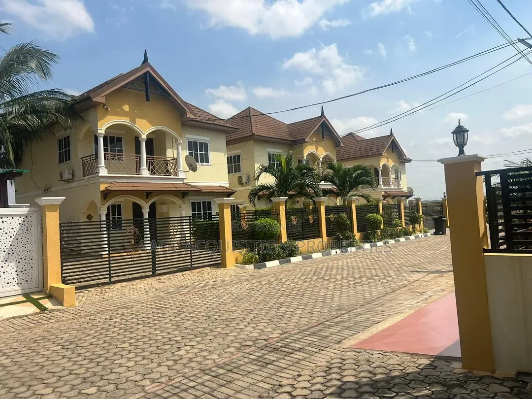 3bdrm House in Lake Side Estate for sale