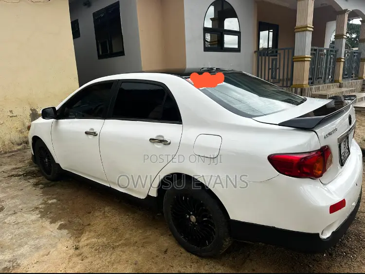 Toyota Corolla 2010 White