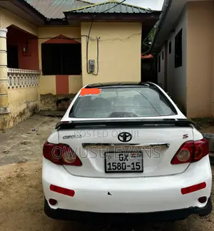 Toyota Corolla 2010 White