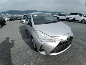 Toyota Vitz 1.3 FWD 5dr 2018 Silver