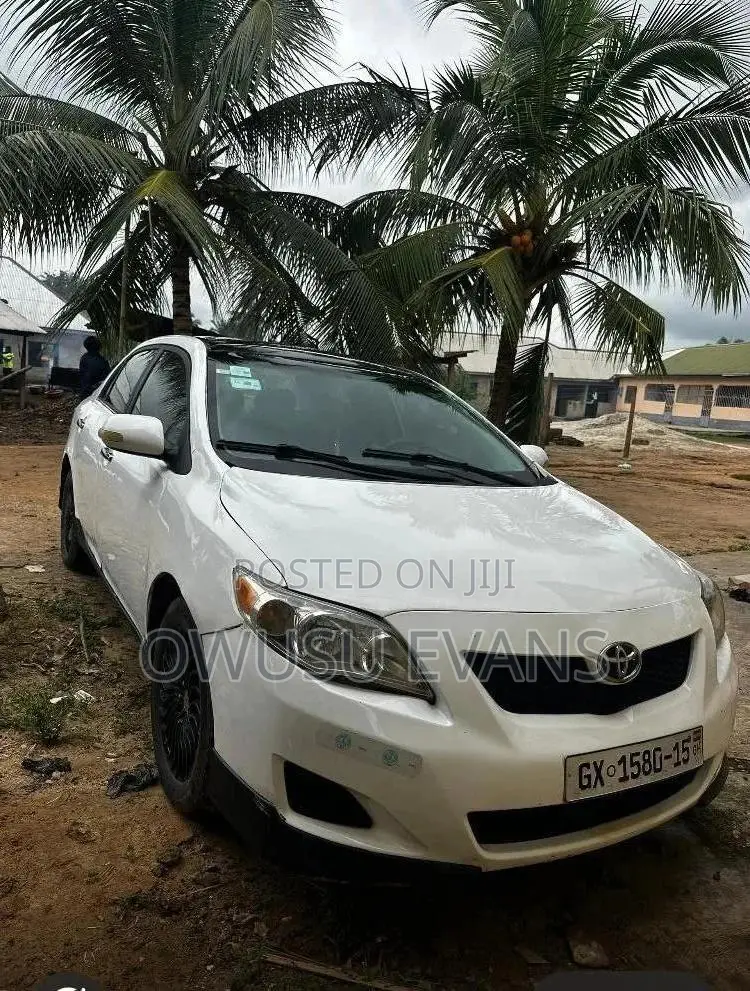 Toyota Corolla 2010 White