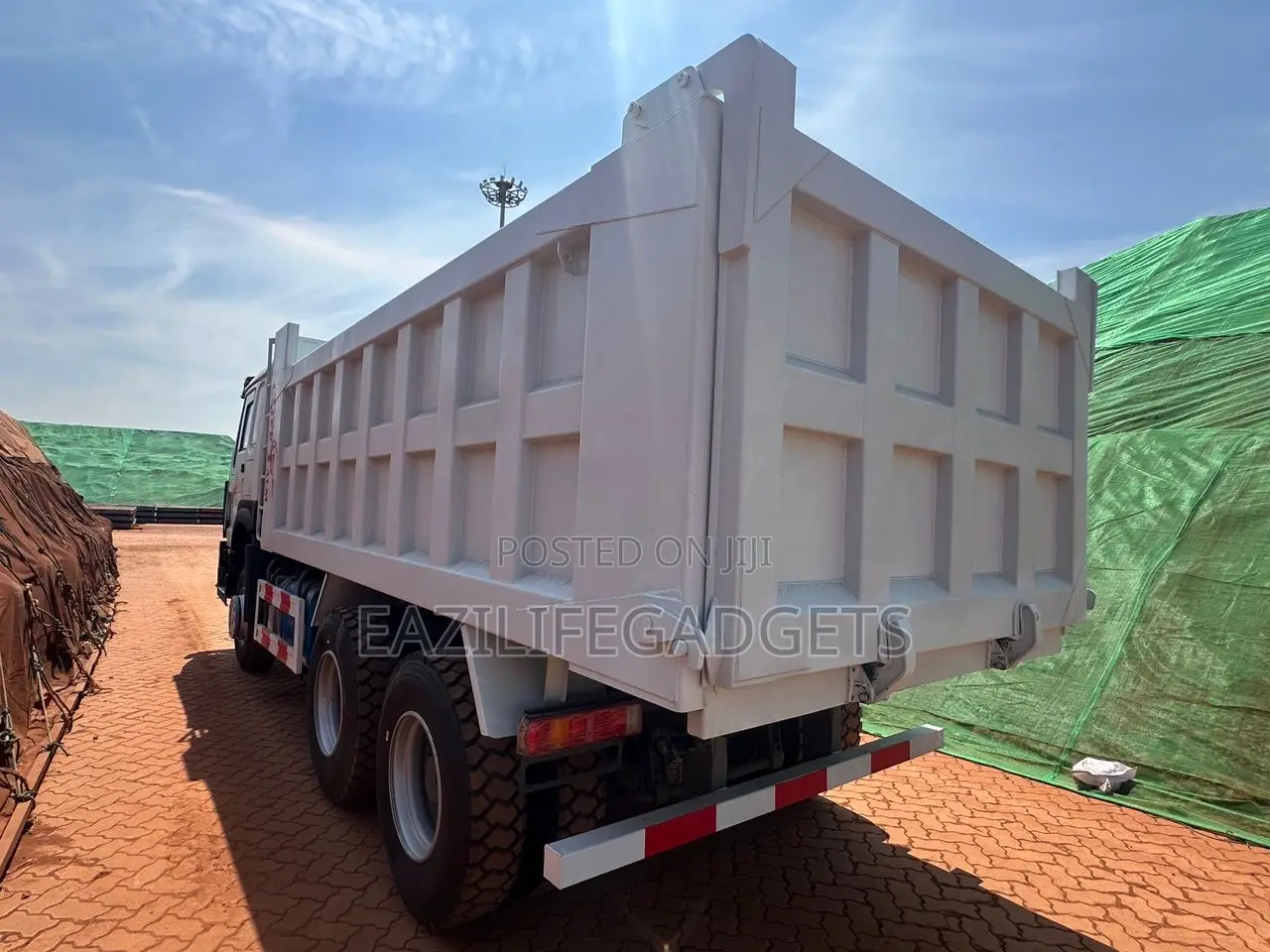 Brand New Sinotruk Howo 6x4 Dump Truck Import